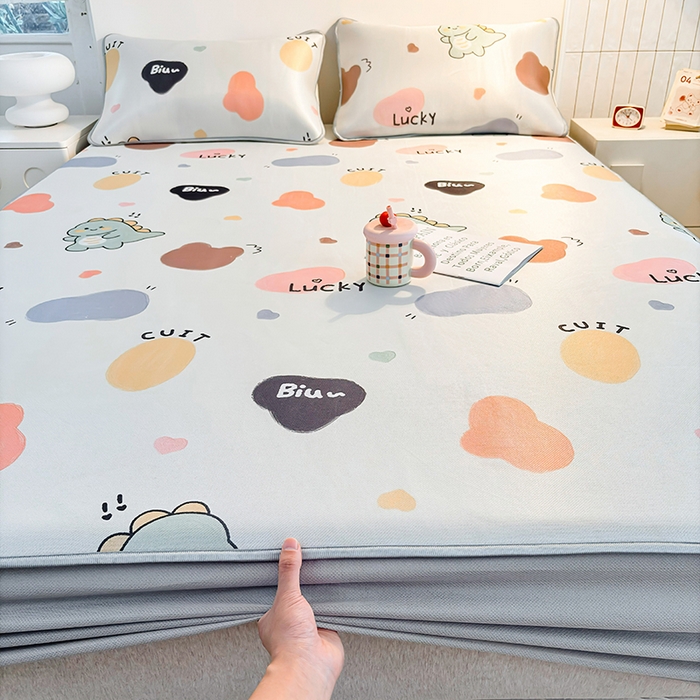 91家纺网 家纺一手货源 找家纺 小萌虎 2026新款碳光冰丝凉席床笠款拍法一 小恐龙