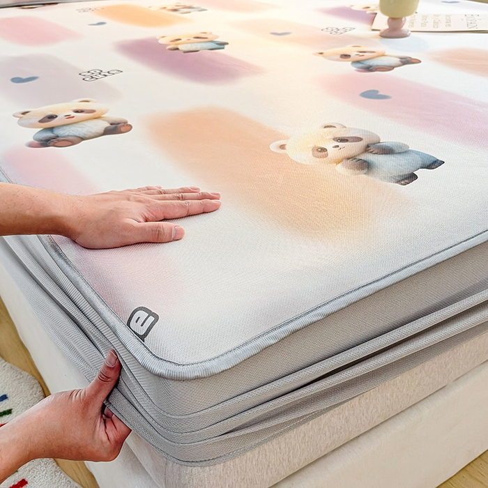 91家纺网 家纺一手货源 找家纺 小萌虎 2026新款碳光冰丝凉席床笠款拍法一 小熊猫