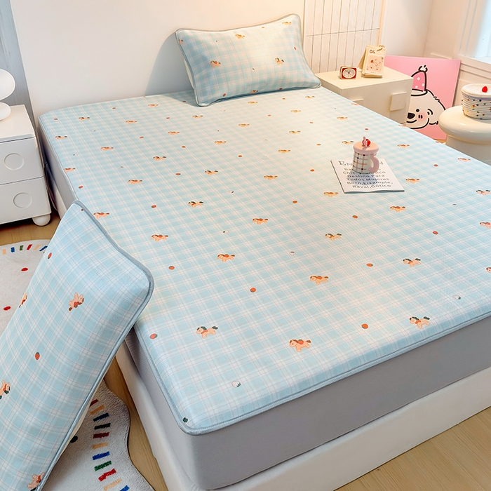 91家纺网 家纺一手货源 找家纺 小萌虎 2026新款碳光冰丝凉席床笠款拍法一 一马当先-蓝