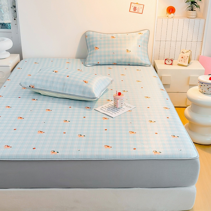 91家纺网 家纺一手货源 找家纺 小萌虎 2026新款碳光冰丝凉席床笠款拍法一 一马当先-蓝