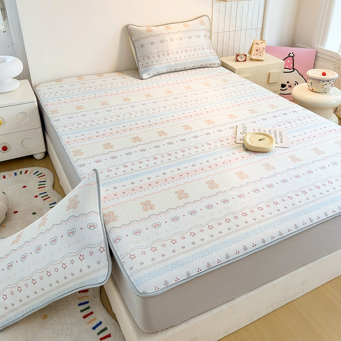 91家纺网 家纺一手货源 找家纺 小萌虎 2026新款碳光冰丝凉席床笠款拍法一 樱桃小熊