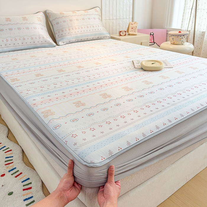 91家纺网 家纺一手货源 找家纺 小萌虎 2026新款碳光冰丝凉席床笠款拍法一 樱桃小熊