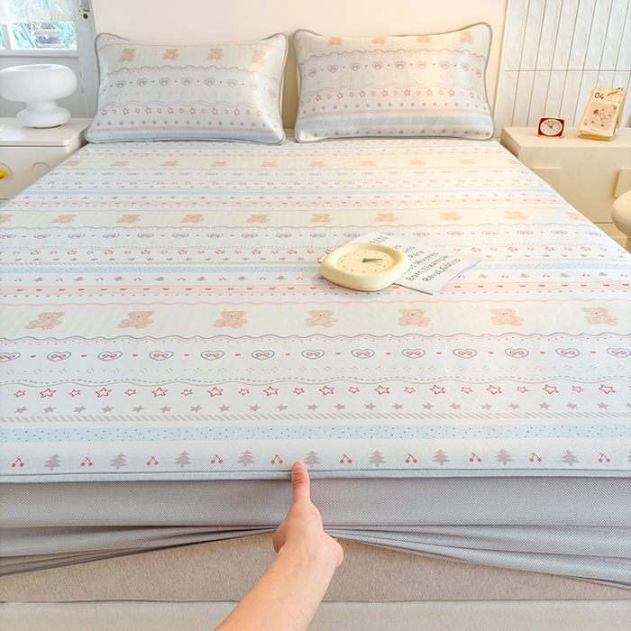 91家纺网 家纺一手货源 找家纺 小萌虎 2026新款碳光冰丝凉席床笠款拍法一 樱桃小熊