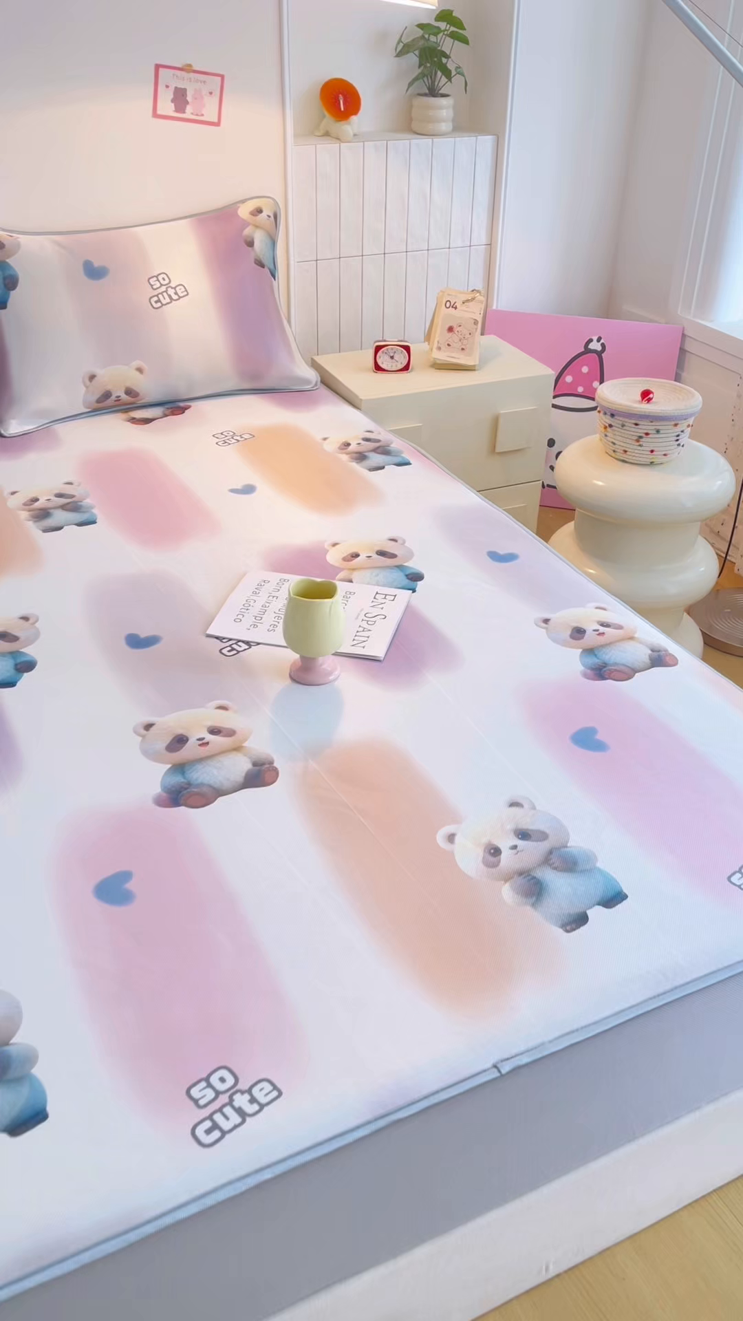 91家纺网 家纺一手货源 找家纺 小萌虎 2026新款碳光冰丝凉席床笠款拍法一 小熊猫