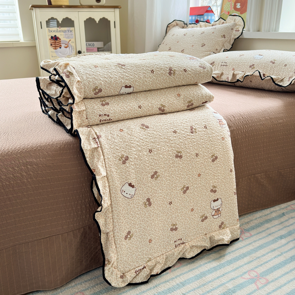 91家纺网 家纺一手货源 找家纺 （总）德比尔斯  2026新款泡芙棉夏被四件套花边款