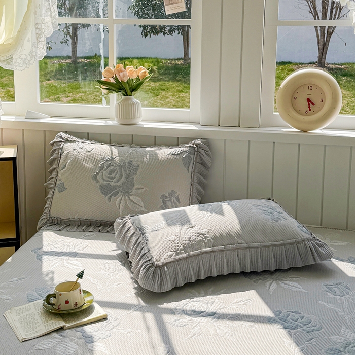 91家纺网 家纺一手货源 找家纺 恋佳居 2026新款A类PE中分子凉感丝床裙凉席 冰柔蓝蔷薇