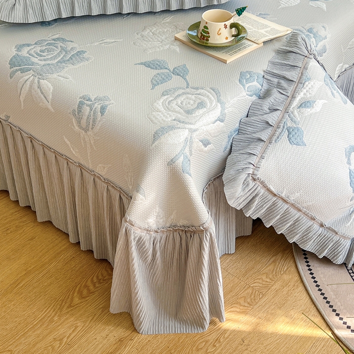 91家纺网 家纺一手货源 找家纺 恋佳居 2026新款A类PE中分子凉感丝床裙凉席 冰柔蓝蔷薇