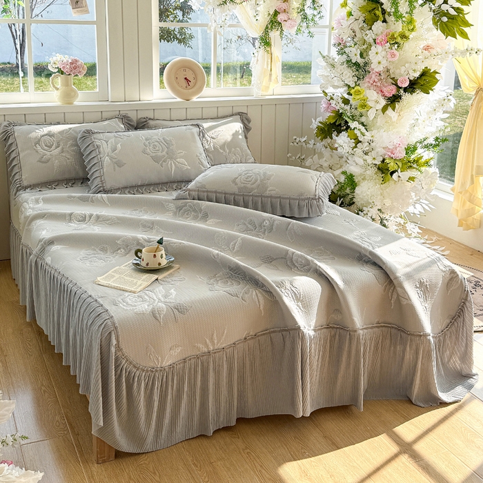 91家纺网 家纺一手货源 找家纺 恋佳居 2026新款A类PE中分子凉感丝床裙凉席 冰柔灰蔷薇