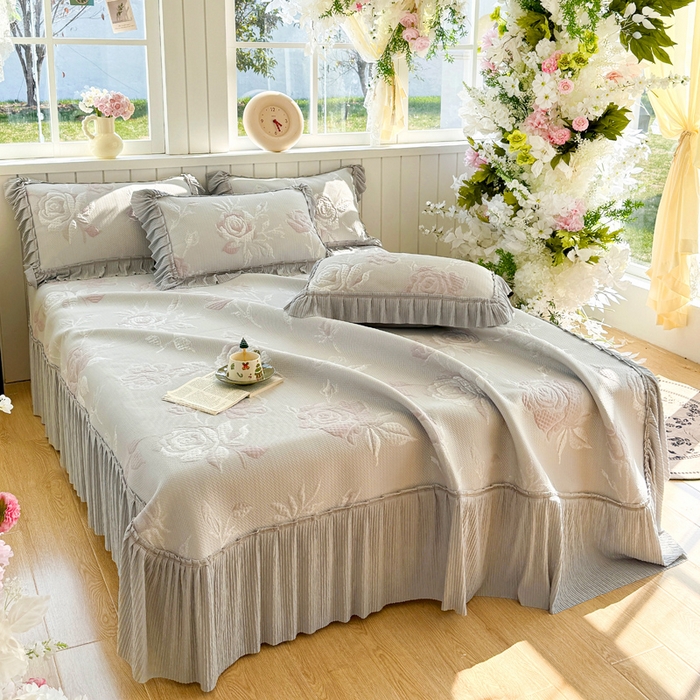 91家纺网 家纺一手货源 找家纺 恋佳居 2026新款A类PE中分子凉感丝床裙凉席 冰柔粉蔷薇