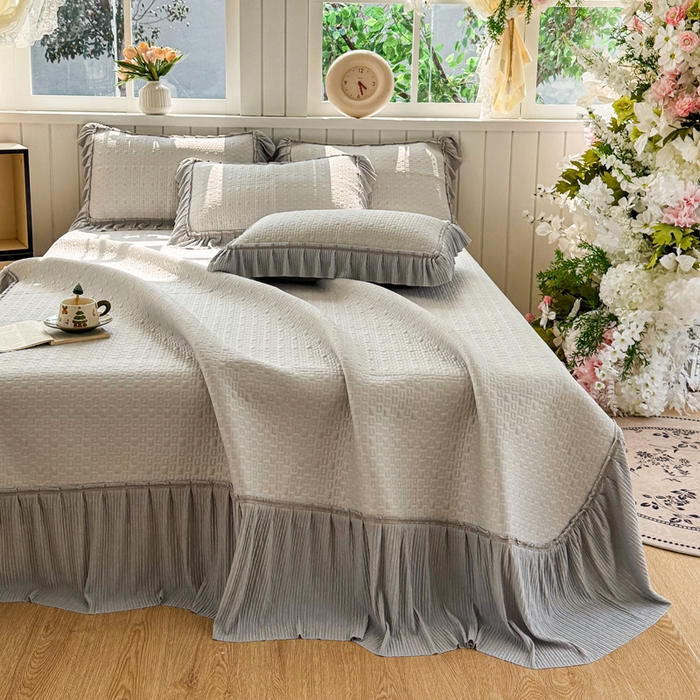 91家纺网 家纺一手货源 找家纺 恋佳居 2026新款A类PE中分子凉感丝床裙凉席 冰沙银丝灰格