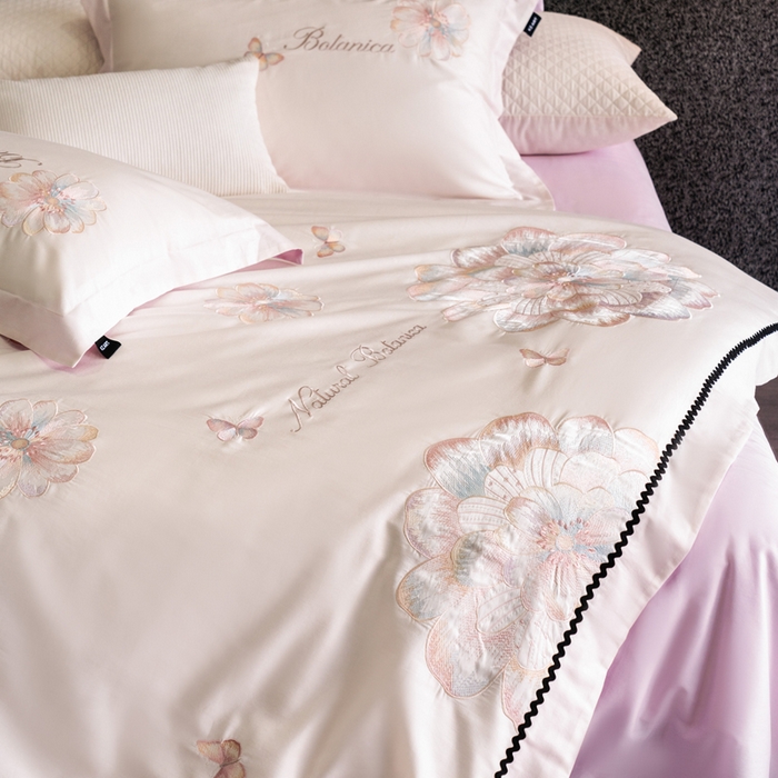 91家纺网 家纺一手货源 找家纺 （总）卡姿家纺 2026春夏全棉60支长绒棉轻奢温柔刺绣四件套—宝丽安娜