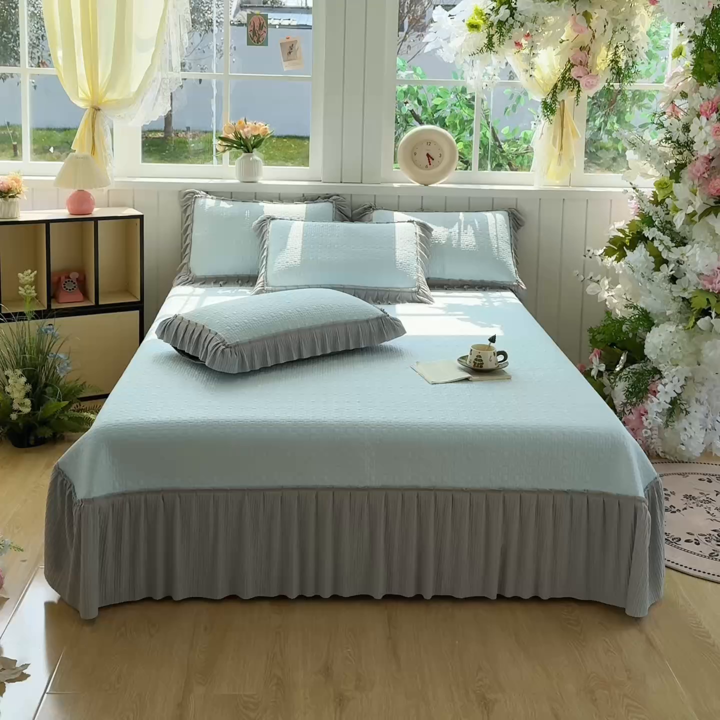 91家纺网 家纺一手货源 找家纺 恋佳居 2026新款A类PE中分子凉感丝床裙凉席 冰沙银丝蓝色