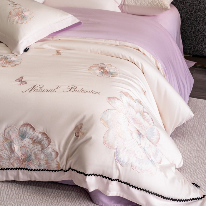 91家纺网 家纺一手货源 找家纺 卡姿家纺 2026春夏全棉60支长绒棉轻奢温柔刺绣四件套—宝丽安娜 宝丽安娜-白