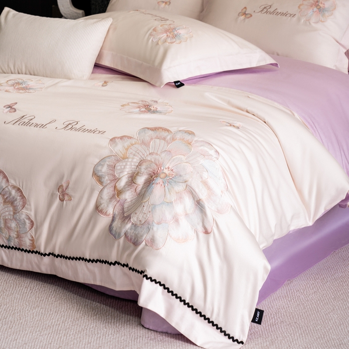 91家纺网 家纺一手货源 找家纺 卡姿家纺 2026春夏全棉60支长绒棉轻奢温柔刺绣四件套—宝丽安娜 宝丽安娜-白