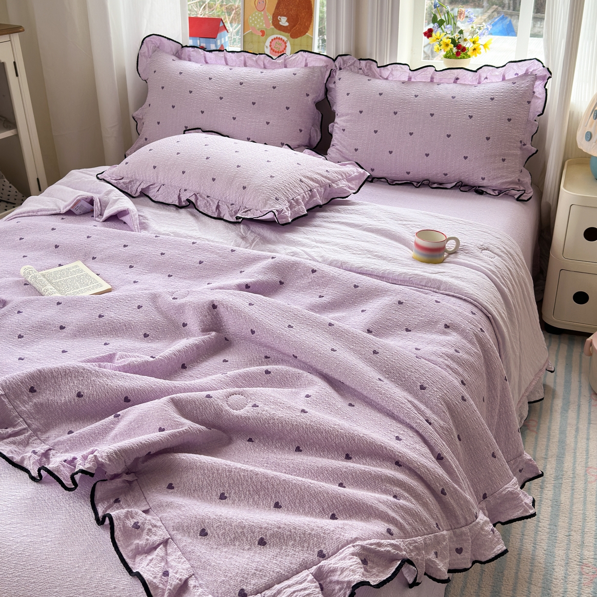 91家纺网 家纺一手货源 找家纺 德比尔斯  2026新款泡芙棉夏被四件套花边款 爱心紫