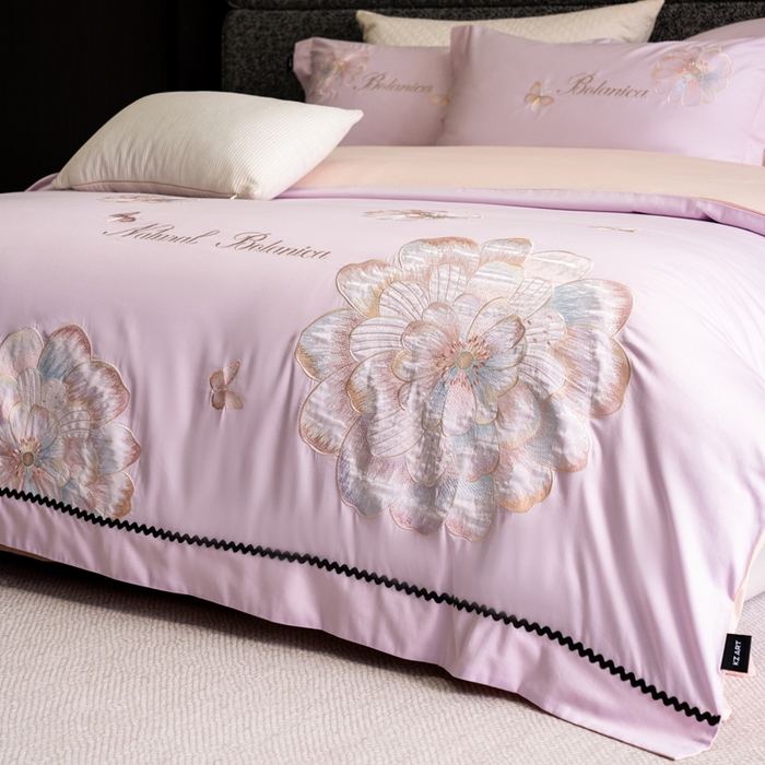 91家纺网 家纺一手货源 找家纺 卡姿家纺 2026春夏全棉60支长绒棉轻奢温柔刺绣四件套—宝丽安娜 宝丽安娜-紫