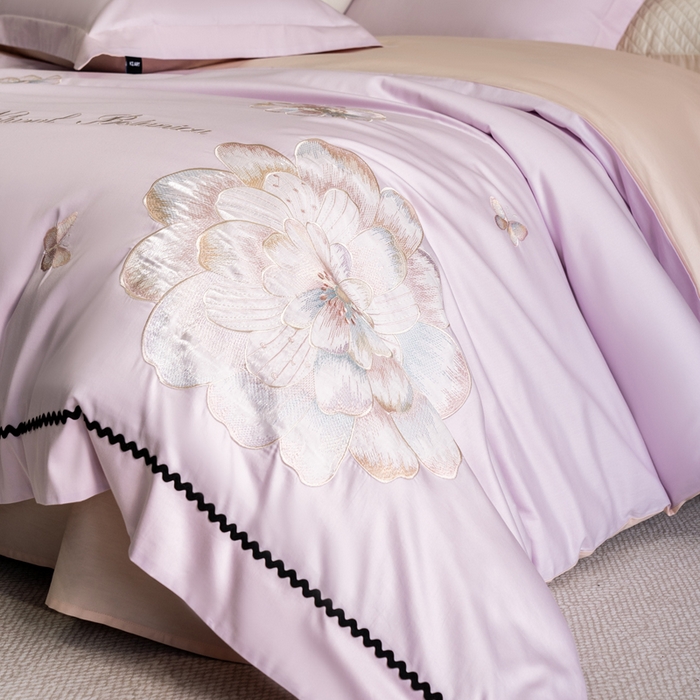 91家纺网 家纺一手货源 找家纺 卡姿家纺 2026春夏全棉60支长绒棉轻奢温柔刺绣四件套—宝丽安娜 宝丽安娜-紫