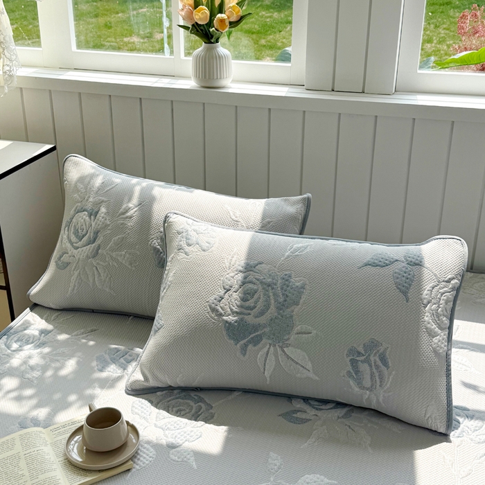 91家纺网 家纺一手货源 找家纺 恋佳居 2026新款A类PE中分子凉感丝床笠凉席 冰柔蓝蔷薇