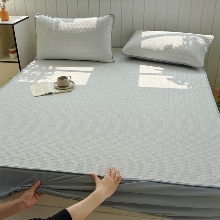 91家纺网 家纺一手货源 找家纺 恋佳居 2026新款A类PE中分子凉感丝床笠凉席 冰纱银丝灰格