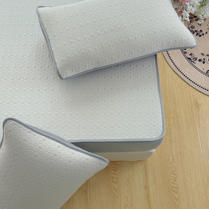 91家纺网 家纺一手货源 找家纺 恋佳居 2026新款A类PE中分子凉感丝床笠凉席 冰纱银丝灰格