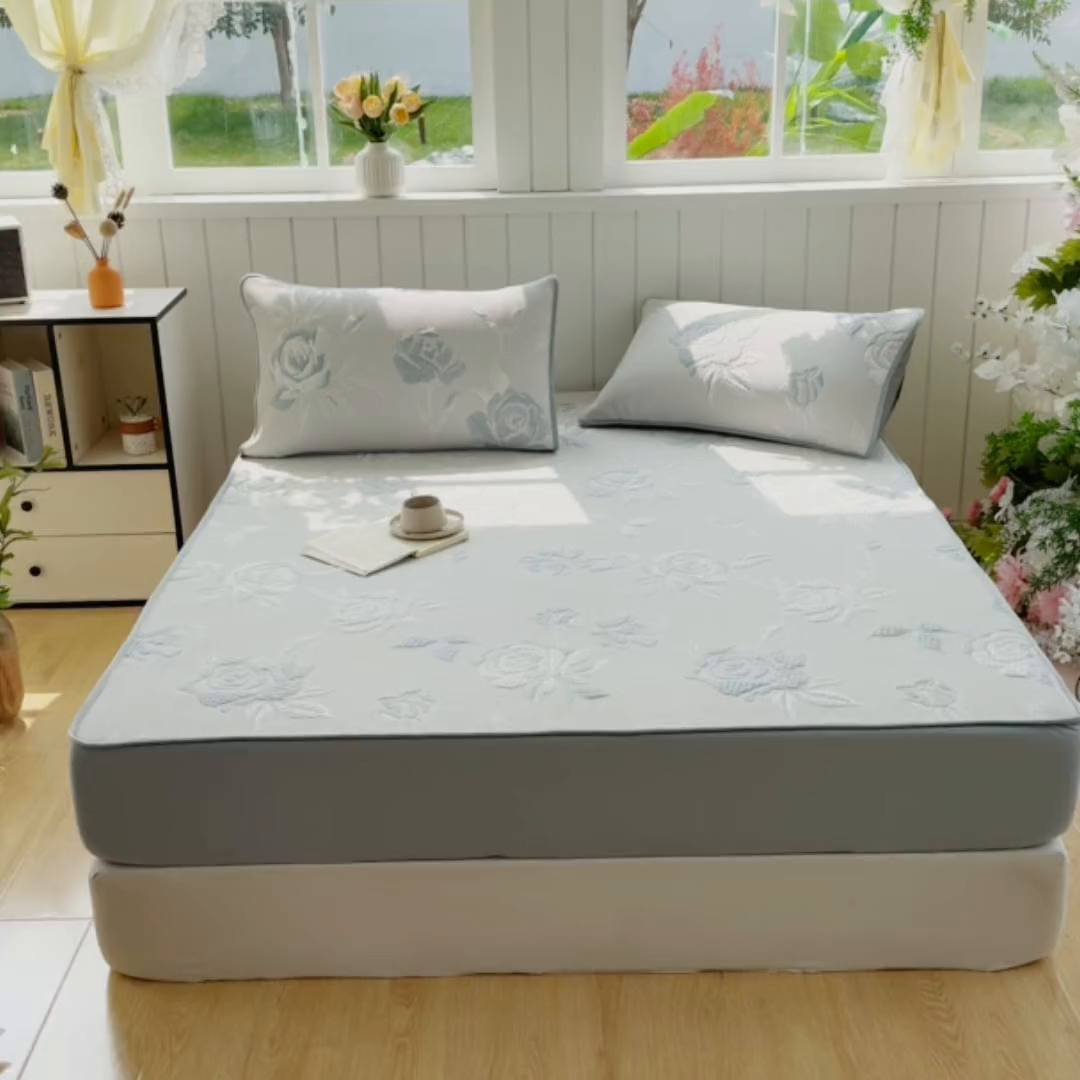 91家纺网 家纺一手货源 找家纺 恋佳居 2026新款A类PE中分子凉感丝床笠凉席 冰柔蓝蔷薇