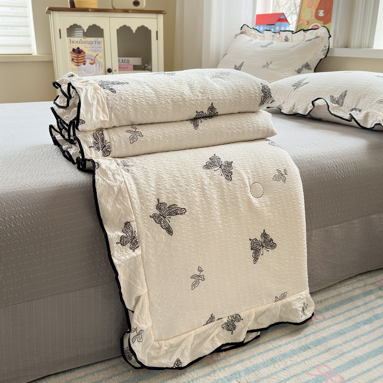 德比尔斯  2026新款泡芙棉夏被四件套花边款 蝴蝶