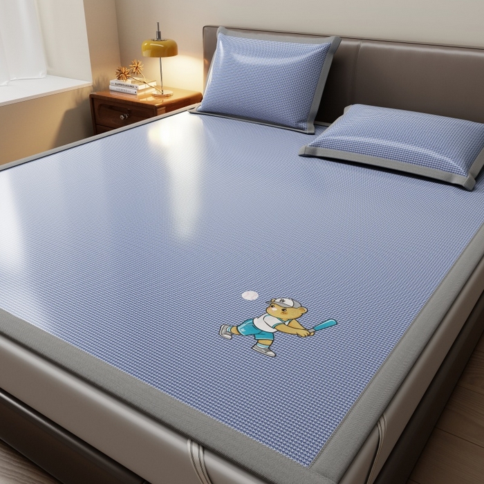 91家纺网 家纺一手货源 找家纺 人人爱家纺 2026新款提花冰丝凉席-棒球熊 棒球熊千鸟格蓝色