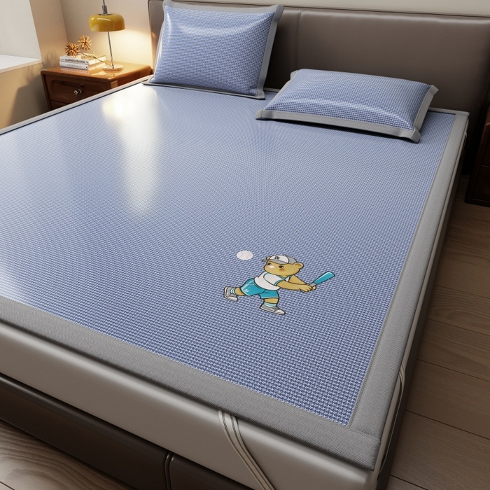 91家纺网 家纺一手货源 找家纺 人人爱家纺 2026新款提花冰丝凉席-棒球熊 棒球熊千鸟格蓝色