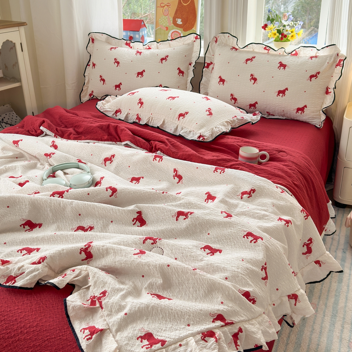 91家纺网 家纺一手货源 找家纺 德比尔斯  2026新款泡芙棉夏被四件套花边款 马上有钱