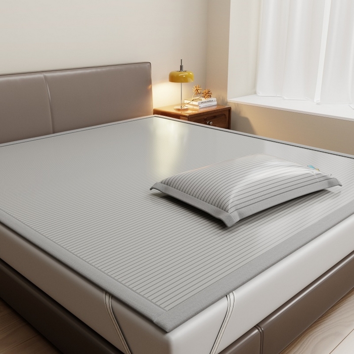 91家纺网 家纺一手货源 找家纺 人人爱家纺 2026新款提花冰丝凉席-棒球熊 棒球熊灰色条纹