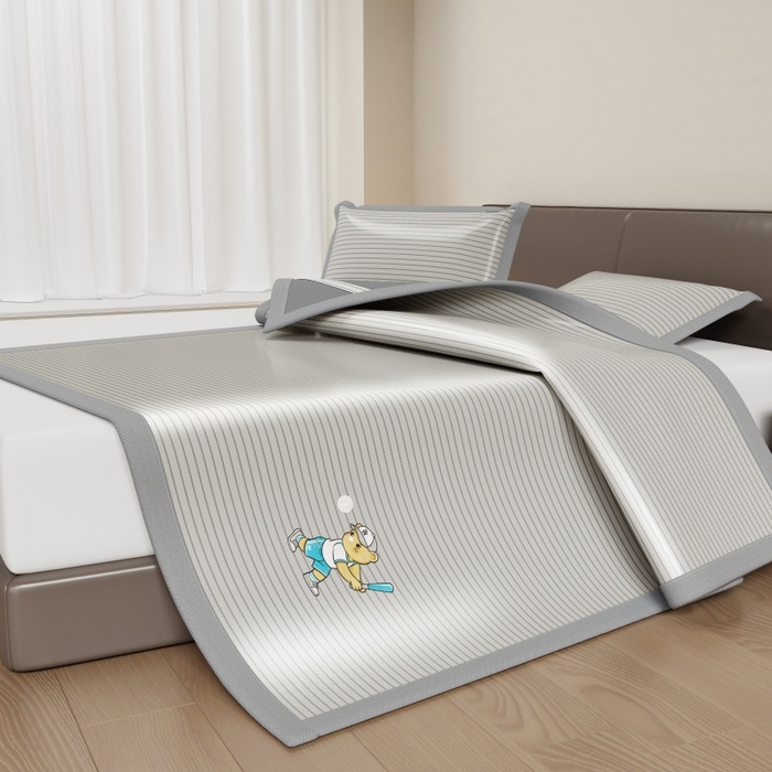 91家纺网 家纺一手货源 找家纺 人人爱家纺 2026新款提花冰丝凉席-棒球熊 棒球熊灰色条纹