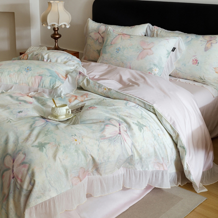 91家纺网 家纺一手货源 找家纺 卡姿家纺 2026春夏全棉法式复古油画风花边款四件套 假日蝶梦