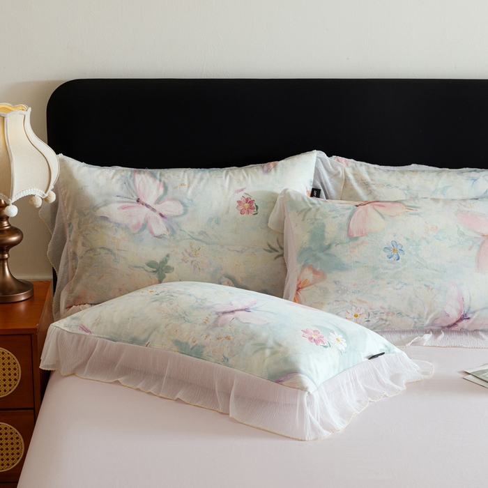 91家纺网 家纺一手货源 找家纺 卡姿家纺 2026春夏全棉法式复古油画风花边款四件套 假日蝶梦