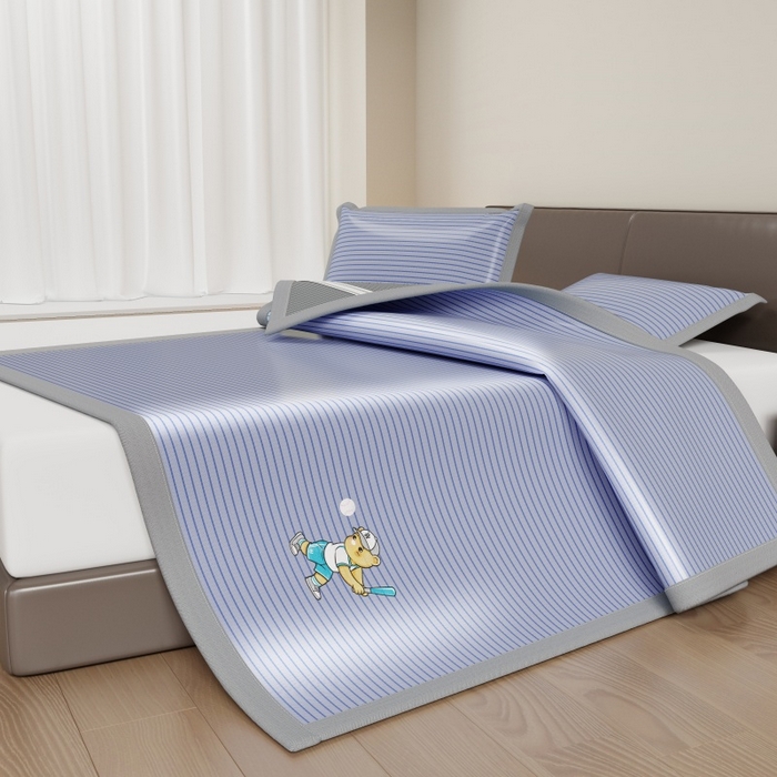 91家纺网 家纺一手货源 找家纺 人人爱家纺 2026新款提花冰丝凉席-棒球熊 棒球熊蓝色条纹