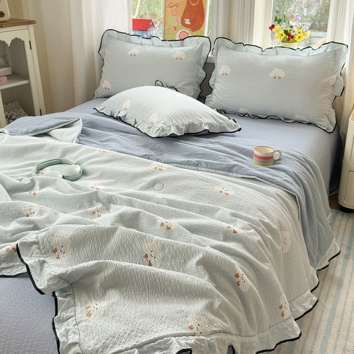 91家纺网 家纺一手货源 找家纺 德比尔斯  2026新款泡芙棉夏被四件套花边款 云朵