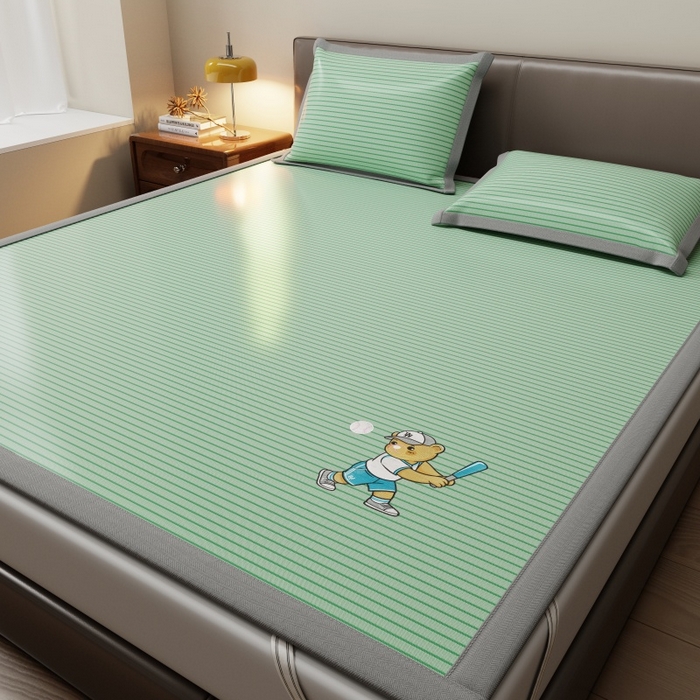 91家纺网 家纺一手货源 找家纺 人人爱家纺 2026新款提花冰丝凉席-棒球熊 棒球熊抹茶绿条纹