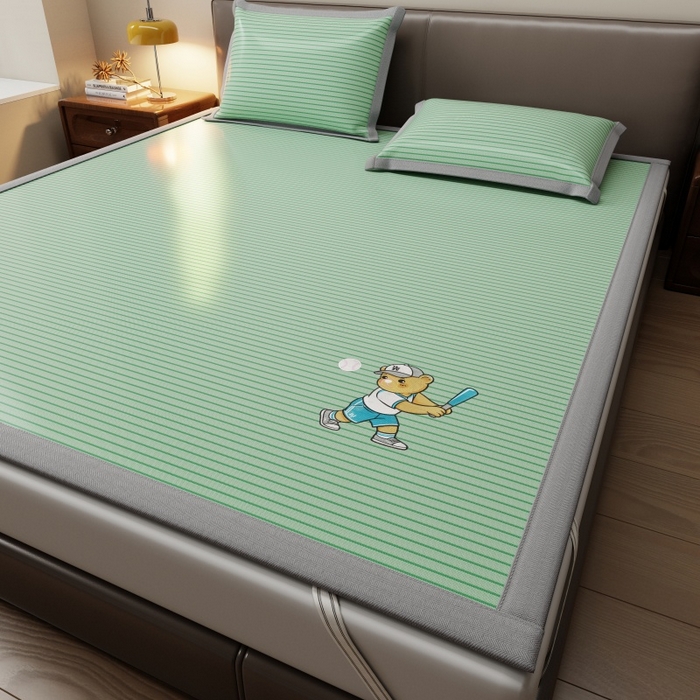 91家纺网 家纺一手货源 找家纺 人人爱家纺 2026新款提花冰丝凉席-棒球熊 棒球熊抹茶绿条纹