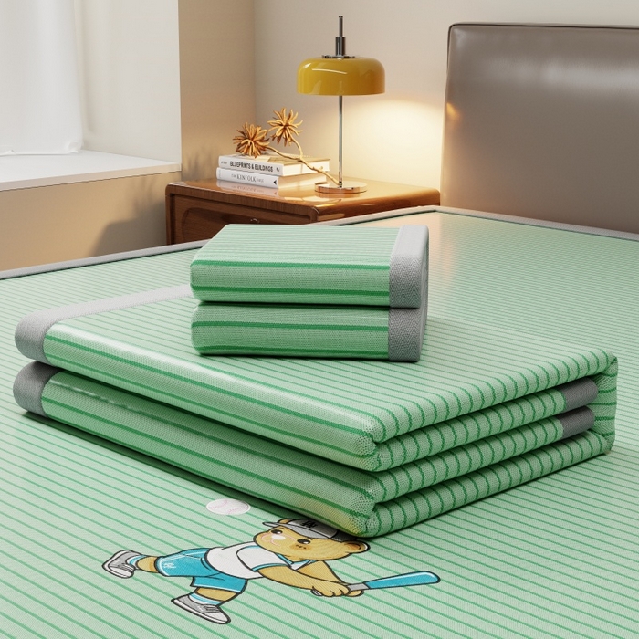 91家纺网 家纺一手货源 找家纺 人人爱家纺 2026新款提花冰丝凉席-棒球熊 棒球熊抹茶绿条纹