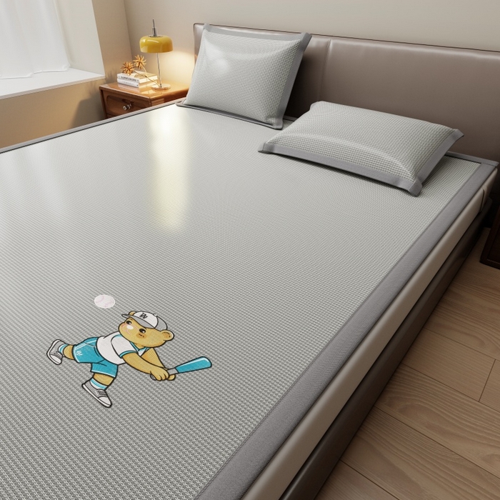 91家纺网 家纺一手货源 找家纺 人人爱家纺 2026新款提花冰丝凉席-棒球熊 棒球熊千鸟格灰色