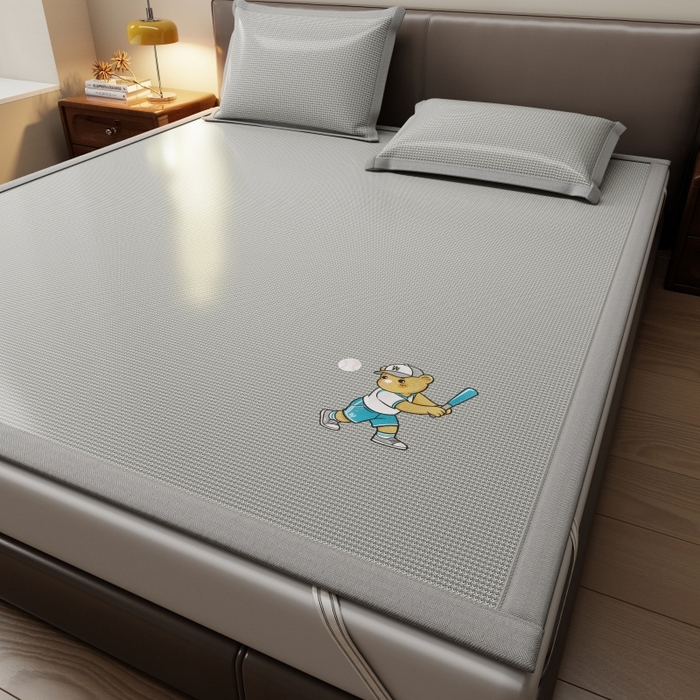 91家纺网 家纺一手货源 找家纺 人人爱家纺 2026新款提花冰丝凉席-棒球熊 棒球熊千鸟格灰色