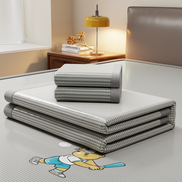 91家纺网 家纺一手货源 找家纺 人人爱家纺 2026新款提花冰丝凉席-棒球熊 棒球熊千鸟格灰色