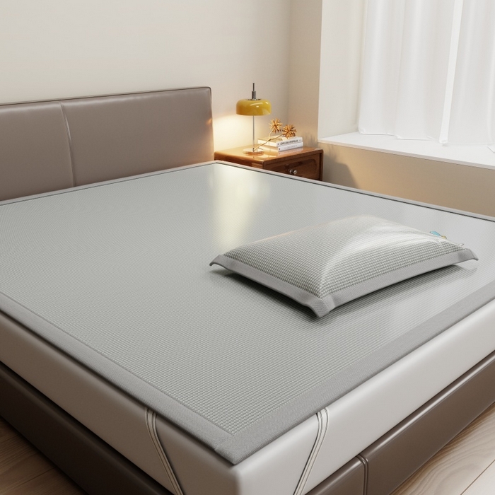 91家纺网 家纺一手货源 找家纺 人人爱家纺 2026新款提花冰丝凉席-棒球熊 棒球熊千鸟格灰色