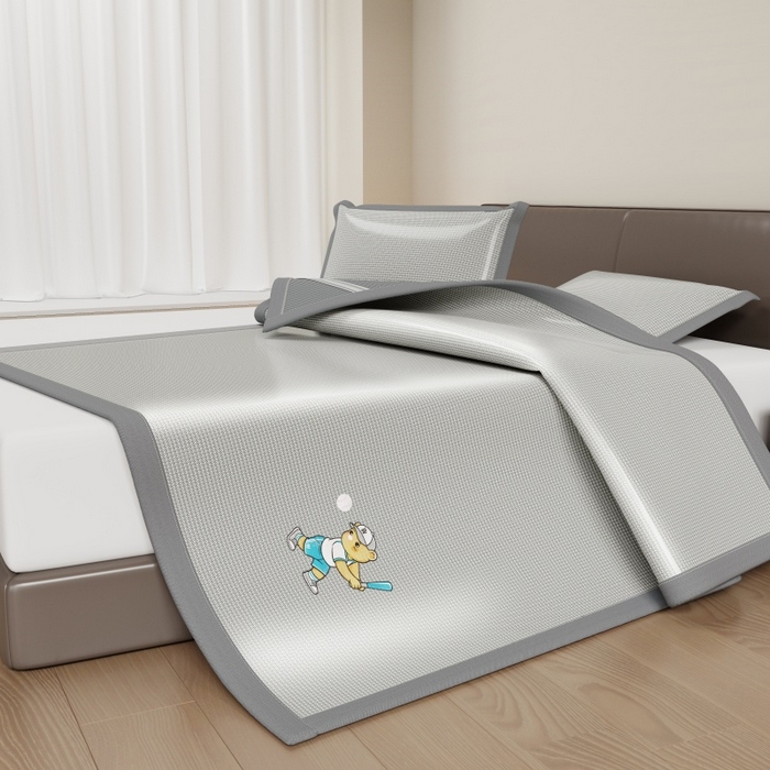 91家纺网 家纺一手货源 找家纺 人人爱家纺 2026新款提花冰丝凉席-棒球熊 棒球熊千鸟格灰色