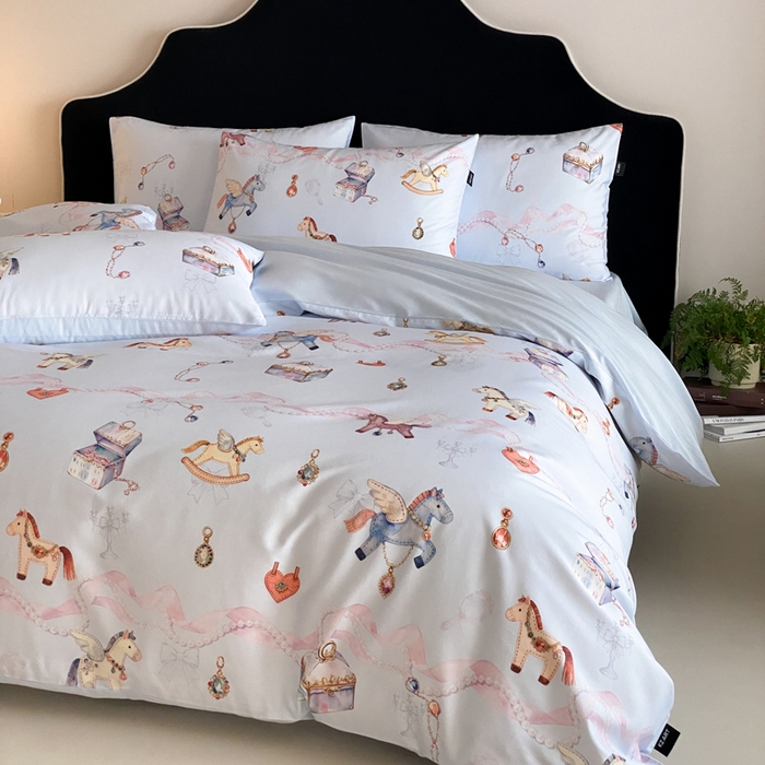 91家纺网 家纺一手货源 找家纺 卡姿家纺 2026春夏全棉60支长绒棉数码印花四件套—有钱花 有钱花-蓝