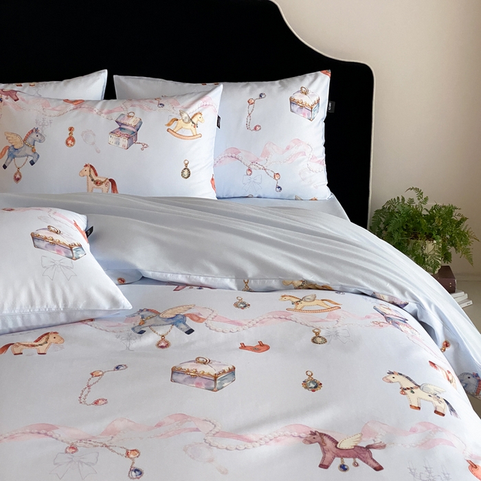 91家纺网 家纺一手货源 找家纺 卡姿家纺 2026春夏全棉60支长绒棉数码印花四件套—有钱花 有钱花-蓝