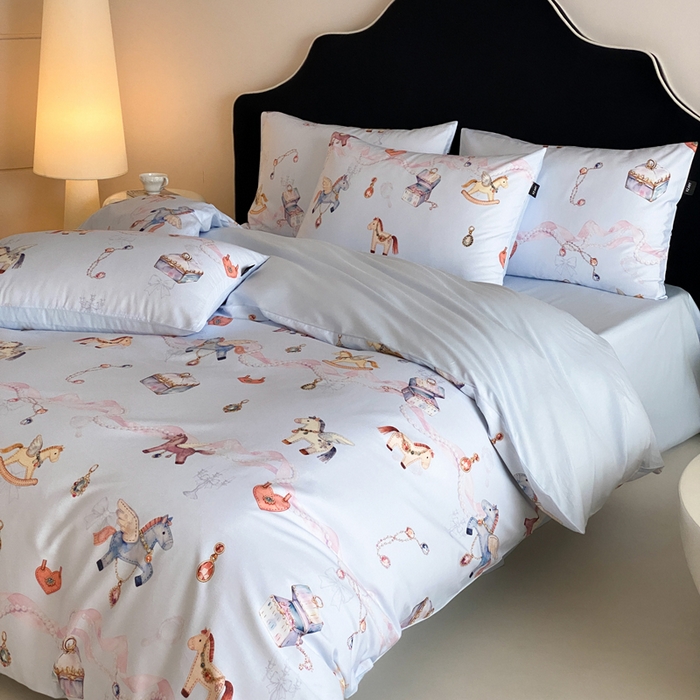 91家纺网 家纺一手货源 找家纺 卡姿家纺 2026春夏全棉60支长绒棉数码印花四件套—有钱花 有钱花-蓝