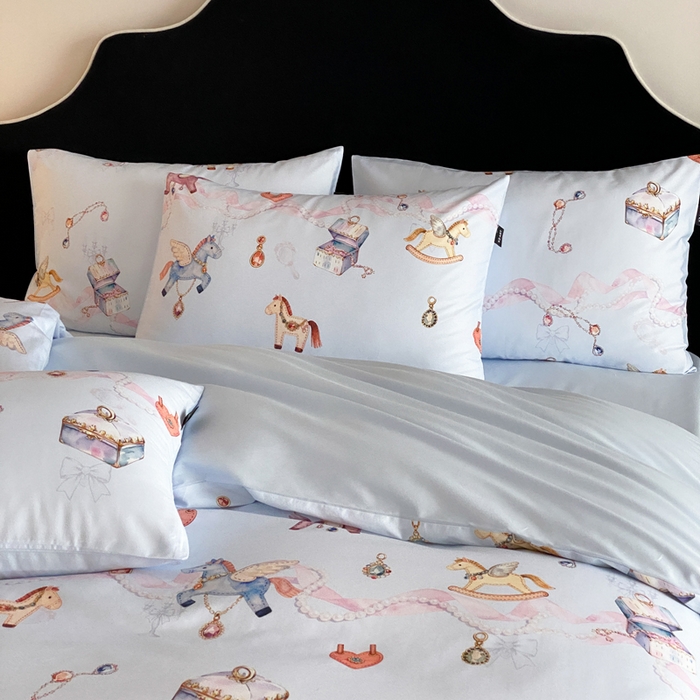 91家纺网 家纺一手货源 找家纺 卡姿家纺 2026春夏全棉60支长绒棉数码印花四件套—有钱花 有钱花-蓝