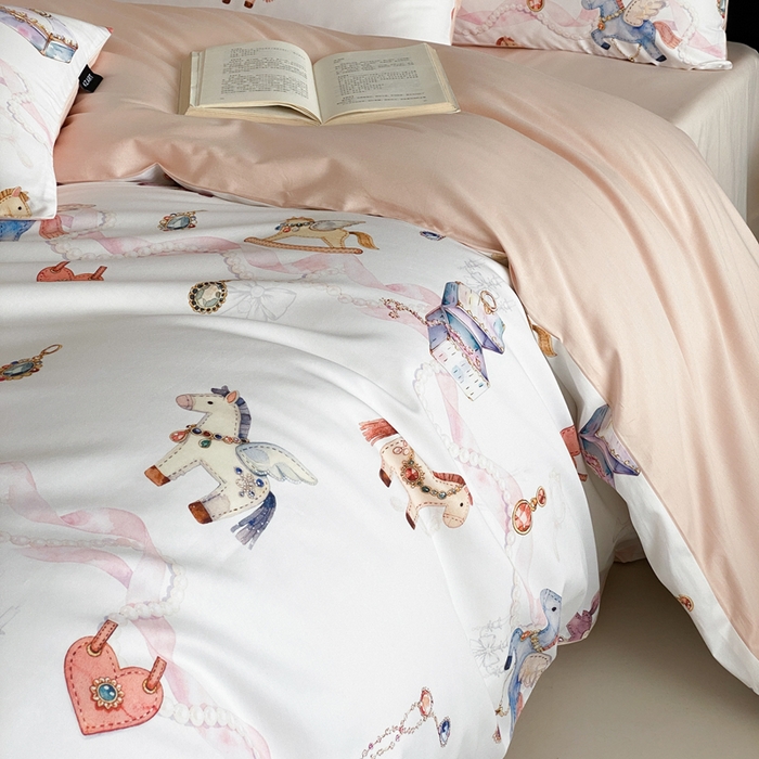 91家纺网 家纺一手货源 找家纺 卡姿家纺 2026春夏全棉60支长绒棉数码印花四件套—有钱花 有钱花-奶白