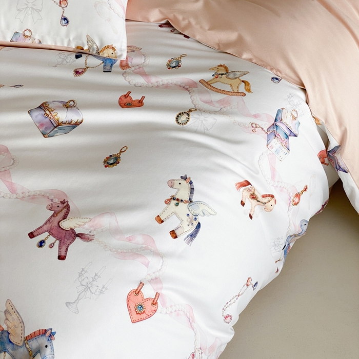 91家纺网 家纺一手货源 找家纺 卡姿家纺 2026春夏全棉60支长绒棉数码印花四件套—有钱花 有钱花-奶白