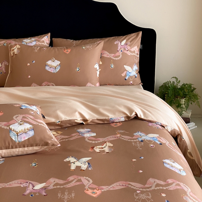 91家纺网 家纺一手货源 找家纺 卡姿家纺 2026春夏全棉60支长绒棉数码印花四件套—有钱花 有钱花-棕